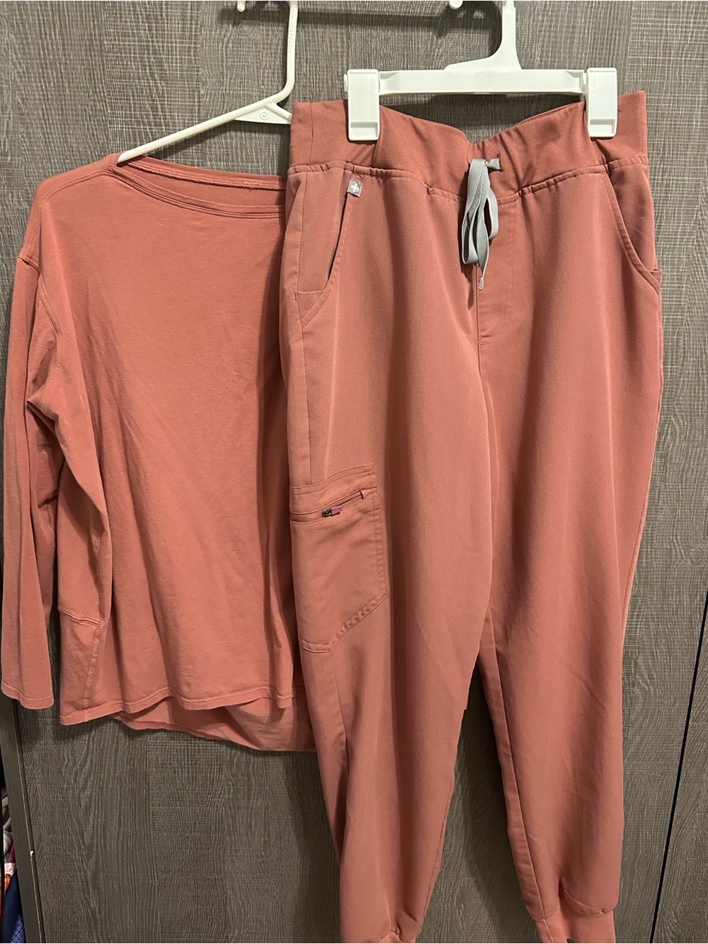 Figs Mauve Set with matching Lululemon long sleeve Back in Action Top